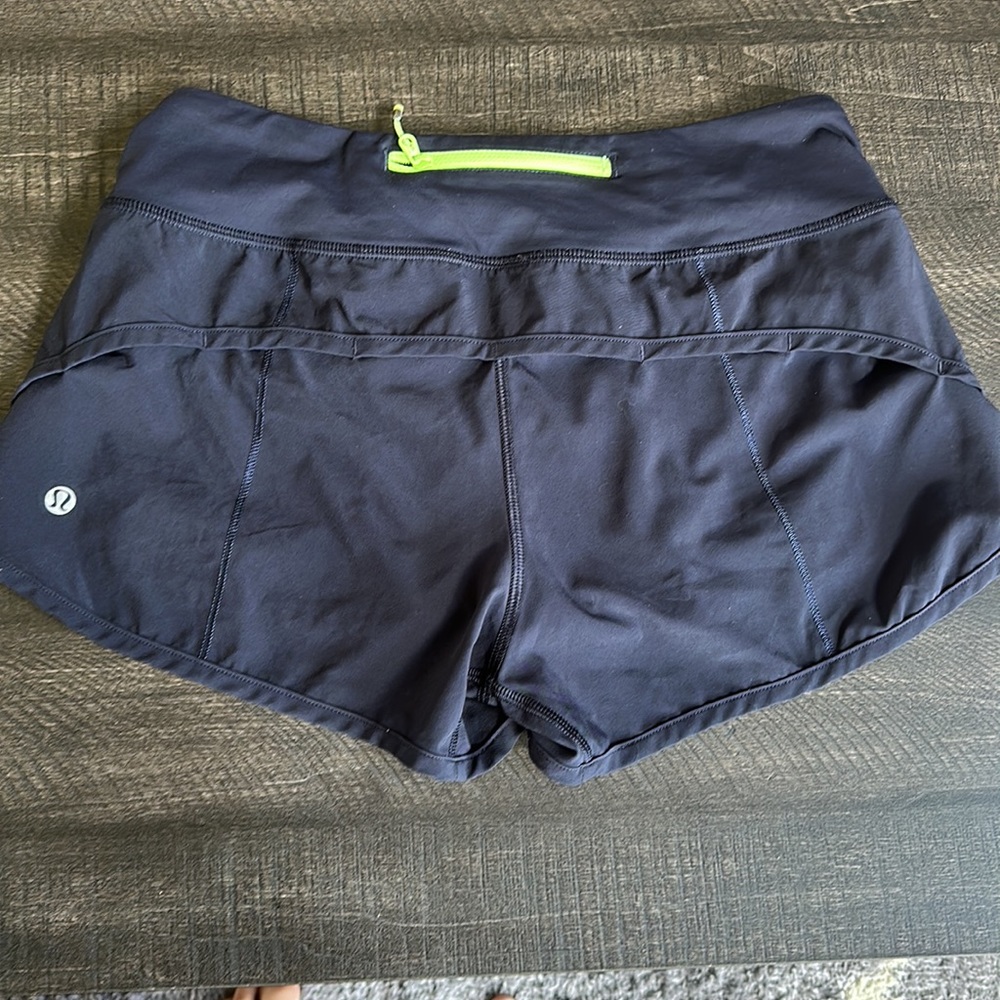 Lululemon shorts size 4 - Picture 3 of 7